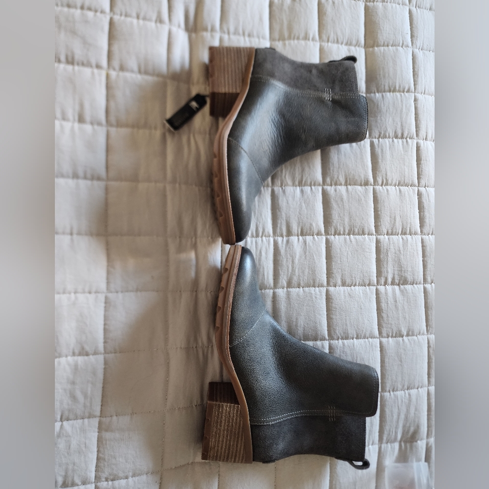 Sorel ankle booties - Picture 3 of 4